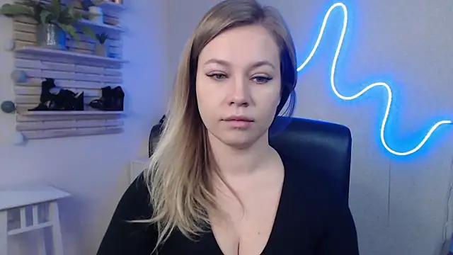 Snapshot of holly_xglam chatting on January 2025 06:33:02 AM holly xglam online show from January 2025 06:33:02 AM