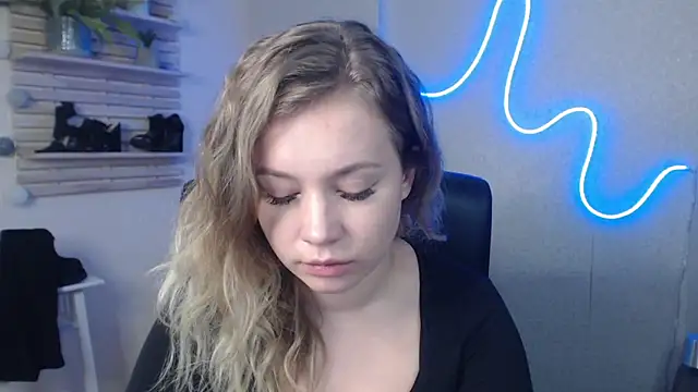 Snapshot of holly_xglam chatting on January 2025 10:43:01 AM holly xglam online show from January 2025 10:43:01 AM