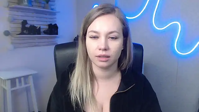 Snapshot of holly_xglam chatting on January 2025 10:26:02 AM holly xglam online show from January 2025 10:26:02 AM