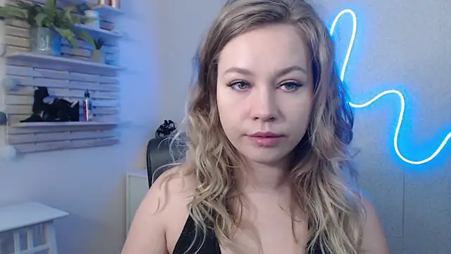 Snapshot of holly_xglam chatting on January 2025 03:23:02 AM holly xglam online show from January 2025 03:23:02 AM