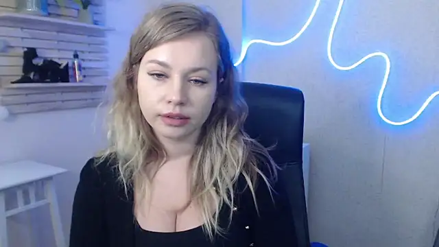 Snapshot of holly_xglam chatting on January 2025 09:13:02 AM holly xglam online show from January 2025 09:13:02 AM