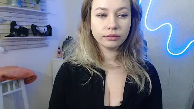 Snapshot of holly_xglam chatting on January 2025 04:15:01 AM holly xglam online show from January 2025 04:15:01 AM