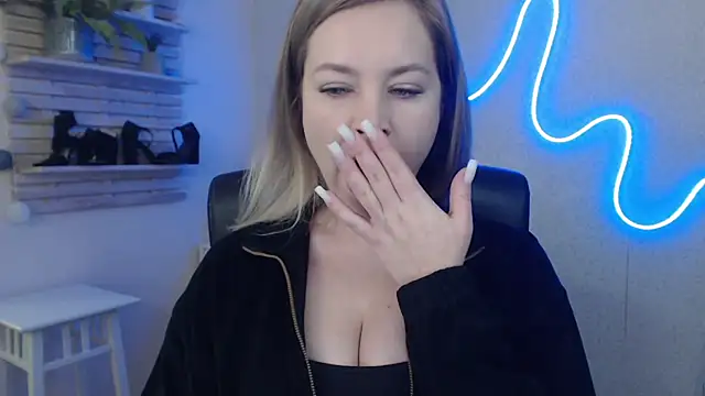 Snapshot of holly_xglam chatting on January 2025 06:26:01 AM holly xglam online show from January 2025 06:26:01 AM