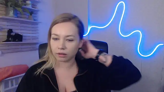 Snapshot of holly_xglam chatting on January 2025 09:39:01 AM holly xglam online show from January 2025 09:39:01 AM
