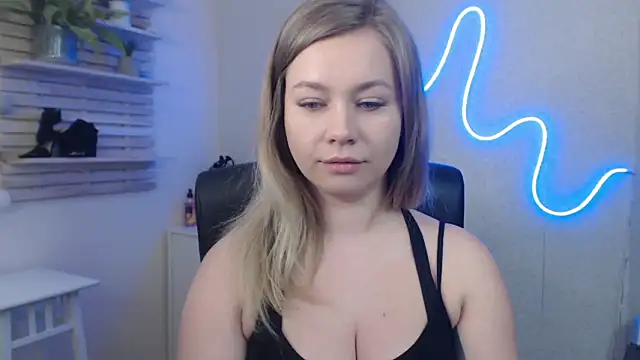Snapshot of holly_xglam chatting on January 2025 06:33:01 AM holly xglam online show from January 2025 06:33:01 AM