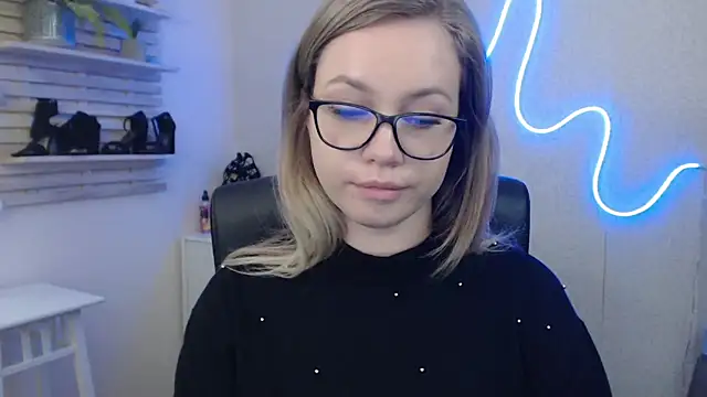 Snapshot of holly_xglam chatting on January 2025 09:24:02 AM holly xglam online show from January 2025 09:24:02 AM