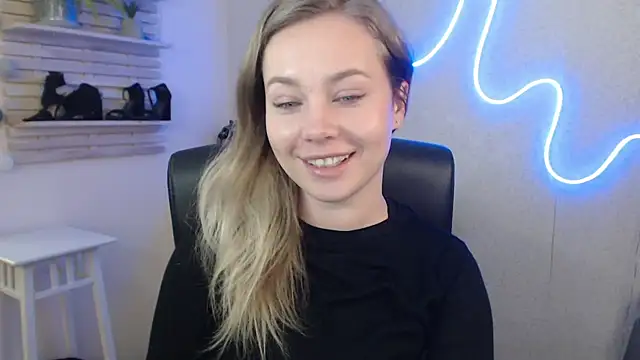 Snapshot of holly_xglam chatting on January 2025 10:56:01 AM holly xglam online show from January 2025 10:56:01 AM