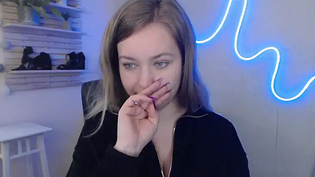 Snapshot of holly_xglam chatting on February 2025 09:15:01 AM holly xglam online show from February 2025 09:15:01 AM
