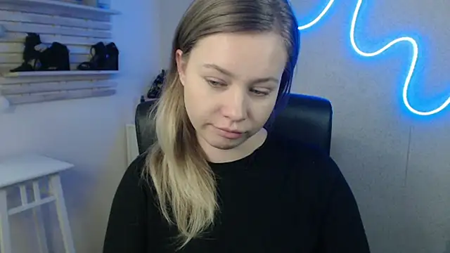 Snapshot of holly_xglam chatting on February 2025 07:47:02 AM holly xglam online show from February 2025 07:47:02 AM
