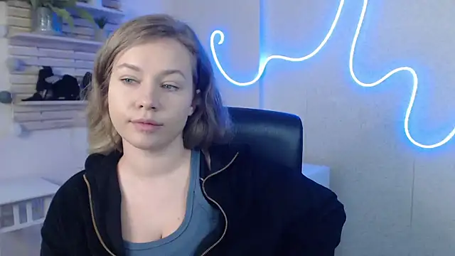 Snapshot of holly_xglam chatting on February 2025 04:32:02 AM holly xglam online show from February 2025 04:32:02 AM