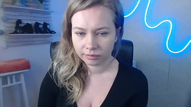 Snapshot of holly_xglam chatting on February 2025 11:11:02 AM holly xglam online show from February 2025 11:11:02 AM