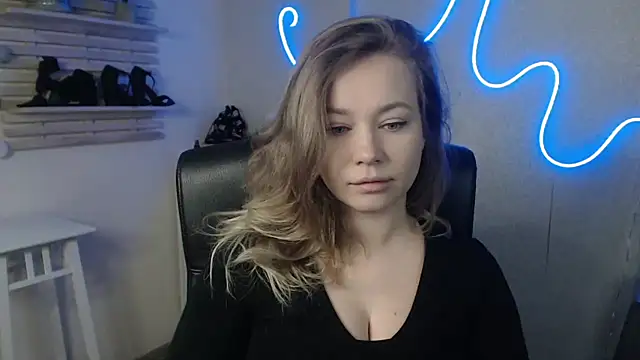 Snapshot of holly_xglam chatting on February 2025 01:18:02 AM holly xglam online show from February 2025 01:18:02 AM