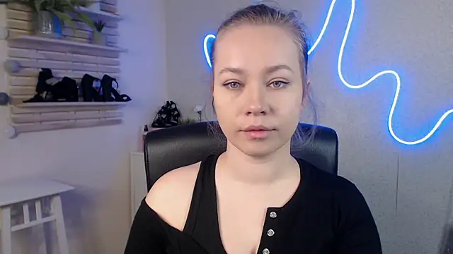 Snapshot of holly_xglam chatting on February 2025 12:19:02 AM holly xglam online show from February 2025 12:19:02 AM