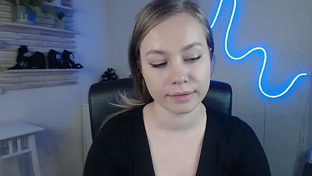 Snapshot of holly_xglam chatting on February 2025 12:27:02 AM holly xglam online show from February 2025 12:27:02 AM