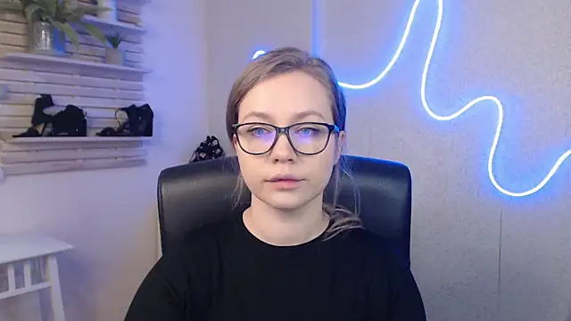 Snapshot of holly_xglam chatting on March 2025 12:58:02 AM holly xglam online show from March 2025 12:58:02 AM