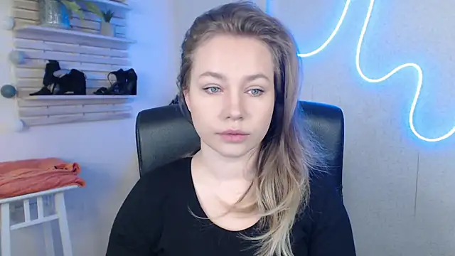 Snapshot of holly_xglam chatting on March 2025 02:19:01 AM holly xglam online show from March 2025 02:19:01 AM