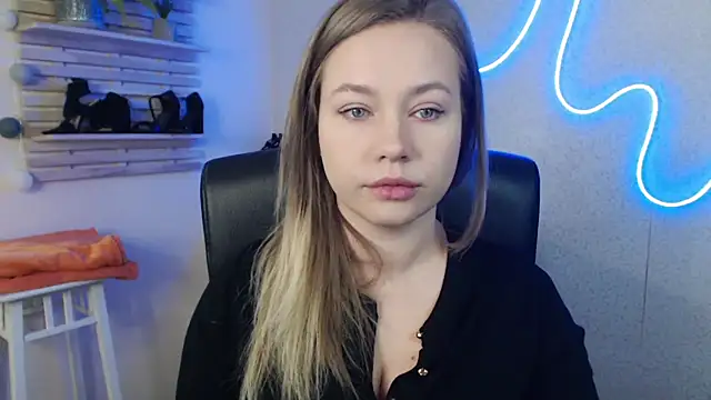 Snapshot of holly_xglam chatting on March 2025 12:16:02 AM holly xglam online show from March 2025 12:16:02 AM