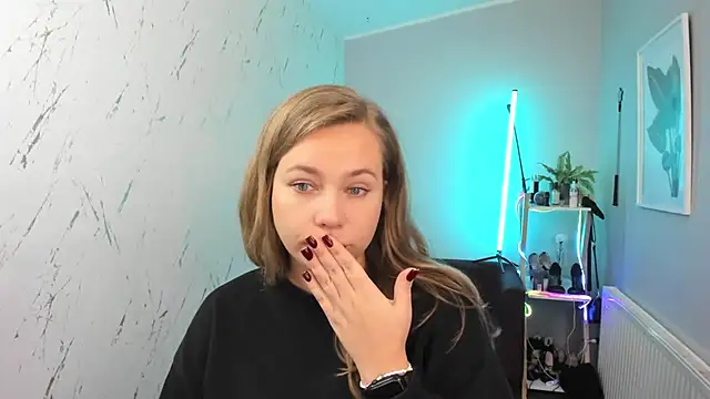 Snapshot of holly_xglam chatting on October 2025 04:59:02 PM holly xglam online show from October 2025 04:59:02 PM