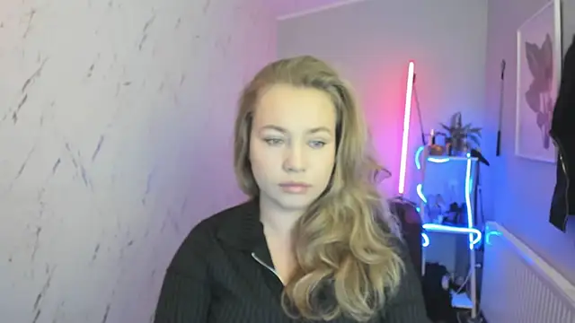 Snapshot of holly_xglam chatting on October 2025 06:08:01 PM holly xglam online show from October 2025 06:08:01 PM