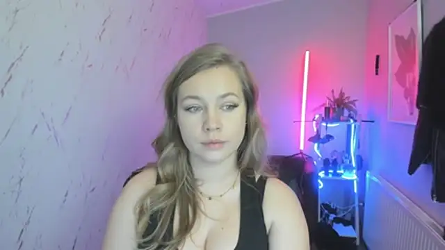 holly xglam online show from November 2025 08:43:01 PM