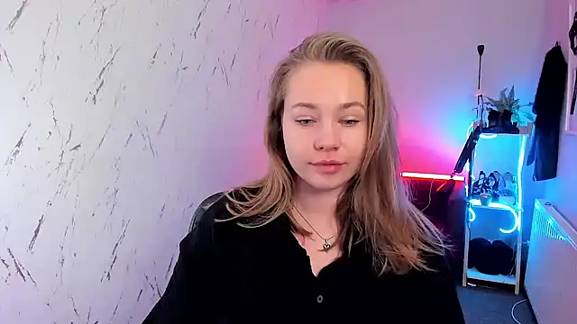 holly xglam online show from March 2026 08:49:03 PM