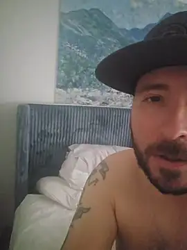 Snapshot of JeepinAround chatting on December 2025 10:29:01 PM JeepinAround online show from December 2025 10:29:01 PM