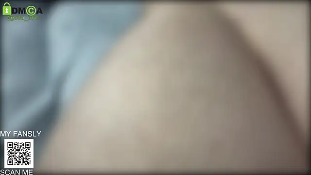 Snapshot of evairon_couple chatting on December 2024 09:19:02 PM evairon couple online show from December 2024 09:19:02 PM