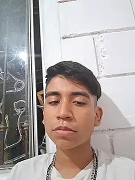 Snapshot of ElGiyuu25 chatting on January 2026 07:43:02 AM ElGiyuu25 online show from January 2026 07:43:02 AM