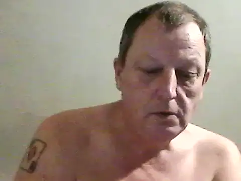 Snapshot of chubbybear2cum chatting on December 2024 03:09:02 AM chubbybear2cum online show from December 2024 03:09:02 AM