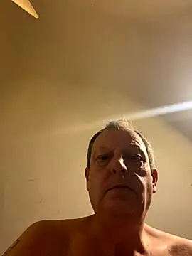 Snapshot of chubbybear2cum chatting on October 2025 09:52:01 PM chubbybear2cum online show from October 2025 09:52:01 PM