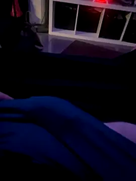 smallred12369 online show from December 2025 04:21:01 AM