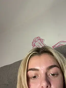 Snapshot of IrishTeenBarbie69 chatting on February 2025 10:29:02 PM IrishTeenBarbie69 online show from February 2025 10:29:02 PM