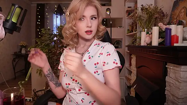 Chriss Fox online show from March 2026 03:20:02 PM