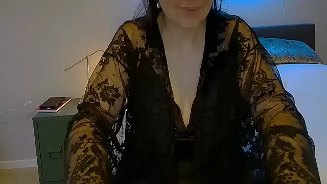 Snapshot of Ella_Next_Door chatting on January 2025 08:00:02 AM Ella Next Door online show from January 2025 08:00:02 AM
