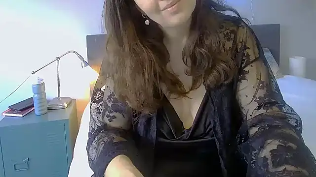 Snapshot of Ella_Next_Door chatting on January 2025 09:50:02 AM Ella Next Door online show from January 2025 09:50:02 AM