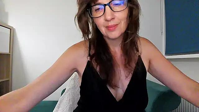Ella Next Door online show from August 2026 09:28:01 PM