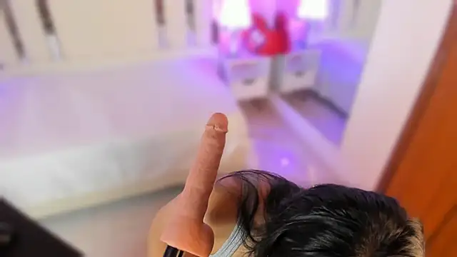 Miliaangeles online show from October 2025 12:25:02 PM