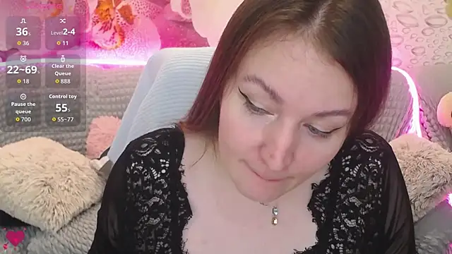 Snapshot of Nataly_cute chatting on November 2025 05:57:01 PM Nataly cute online show from November 2025 05:57:01 PM