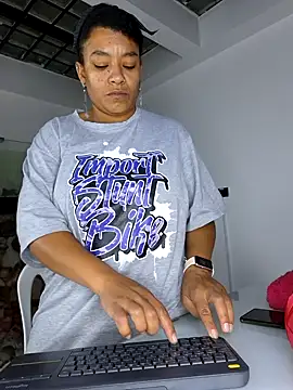 Selket11 online show from January 2025 11:02:02 AM