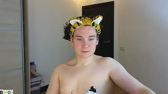 Snapshot of MoreRealAlex chatting on February 2025 04:33:01 AM MoreRealAlex online show from February 2025 04:33:01 AM