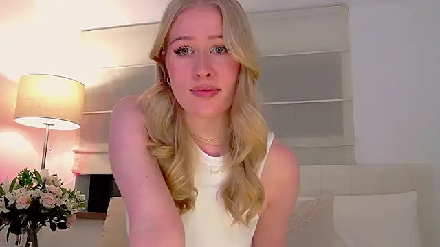 Snapshot of JuliaJaee chatting on October 2025 06:34:01 PM JuliaJaee online show from October 2025 06:34:01 PM