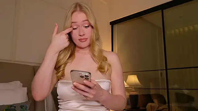 Snapshot of JuliaJaee chatting on November 2025 02:19:01 PM JuliaJaee online show from November 2025 02:19:01 PM