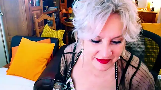 Snapshot of GattonaBiondona chatting on November 2025 05:29:02 AM GattonaBiondona online show from November 2025 05:29:02 AM