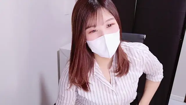 Snapshot of ManaMi-maru chatting on February 2025 03:52:01 PM ManaMi-maru online show from February 2025 03:52:01 PM