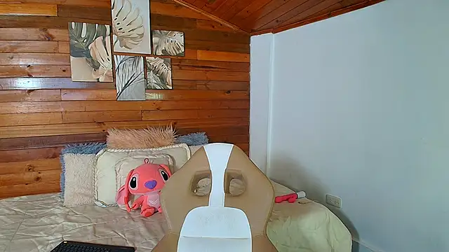 amber curly online show from March 2026 07:50:01 PM