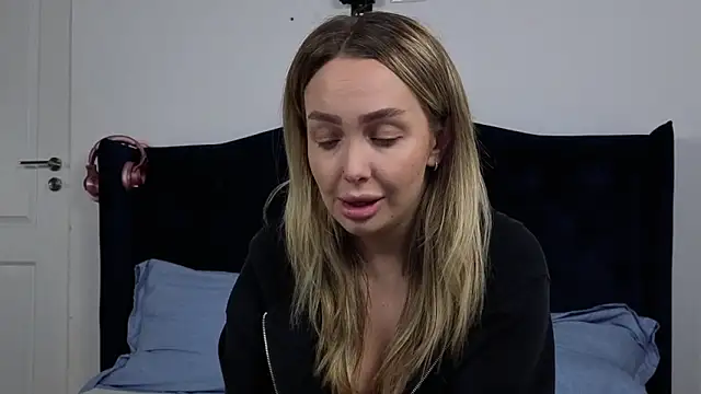 Snapshot of AnnaMaee chatting on November 2025 08:31:01 PM AnnaMaee online show from November 2025 08:31:01 PM