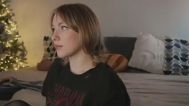 Snapshot of kris69kiss chatting on December 2025 02:45:02 PM kris69kiss online show from December 2025 02:45:02 PM