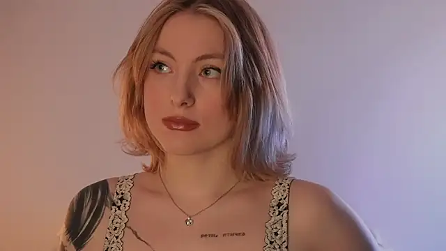 Snapshot of kris69kiss chatting on January 2026 03:25:02 PM kris69kiss online show from January 2026 03:25:02 PM