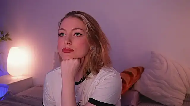 Snapshot of kris69kiss chatting on February 2026 01:03:01 PM kris69kiss online show from February 2026 01:03:01 PM