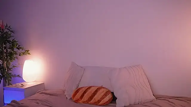 Snapshot of kris69kiss chatting on February 2026 01:07:01 PM kris69kiss online show from February 2026 01:07:01 PM